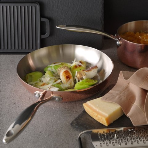 Patelnia miedziana Induction 240 x 50 mm - Hendi 607060 Patelnia miedziana Induction 240 x 50 mm - Hendi 607060